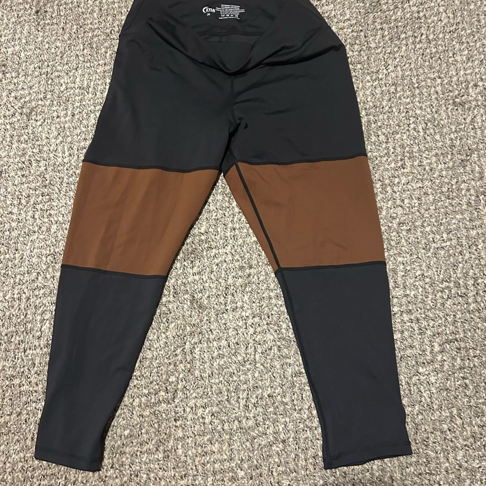 Zyia leggings